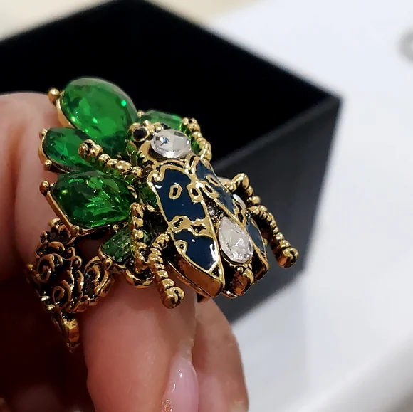 SJ Gold Ornate Ring - Picture 9 of 9